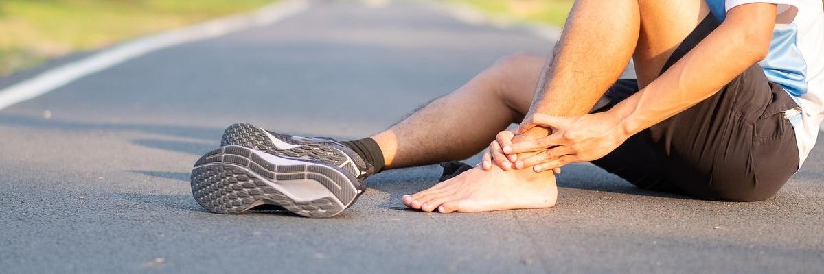 Abordaje fisioterapéutico para la fascitis plantar - FisioClinics La Moraleja 