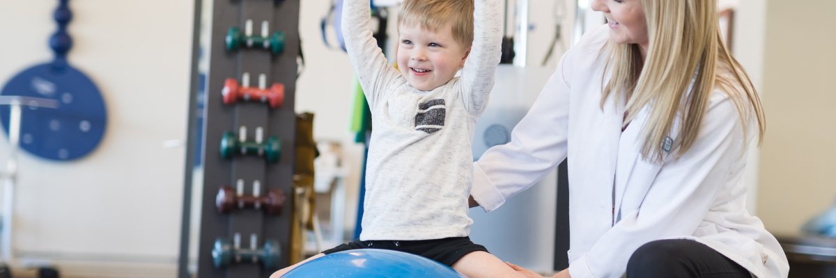 Fisioterapia pediátrica: tratamiento de trastornos neuromusculares en niños