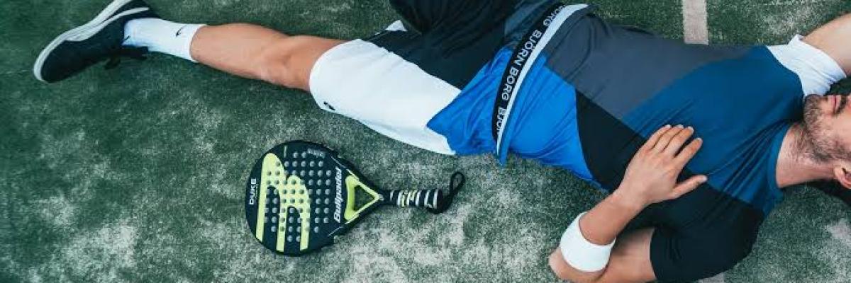 Lesiones de pádel y tenis: cómo prevenir molestias en codo, hombro y rodilla